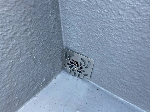 加古川市　ベランダの排水金具を新設